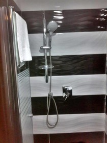 Camelot Suites Motel