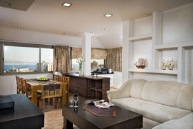 Melony Hotel