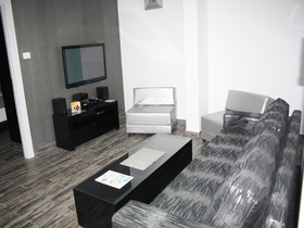 Rich Luxury Suites