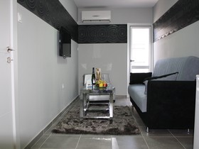 Rich Luxury Suites