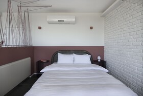Urbanica Carmel