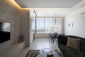 Urbanica Carmel