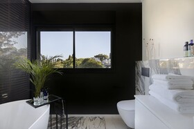 Urbanica Carmel