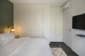 Urbanica Carmel