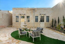 Helios Boutique Suites by La Finca Hotel