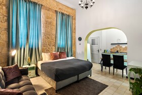 Helios Boutique Suites by La Finca Hotel