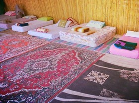 Silent Arrow Desert Lodge - Caravan Park