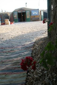 Silent Arrow Desert Lodge - Caravan Park