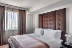 Lady Stern Hotel
