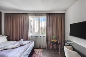 Lady Stern Hotel