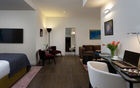 Lady Stern Hotel