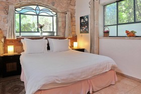 Pina Balev Inn