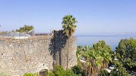 Dona Castle