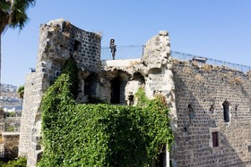 Dona Castle