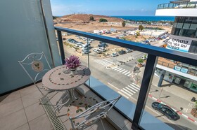 Hi-Yam SeaView Apartments & Suites