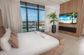 Hi-Yam SeaView Apartments & Suites