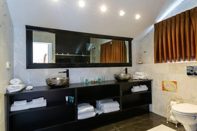 Alma Suites