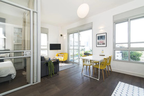 Bauhaus Boutique by TLV2rent