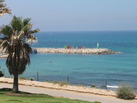 Beach and Park Apartment