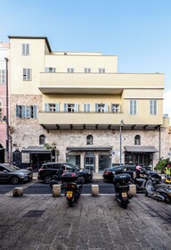 Blondie Jaffa Aparthotel