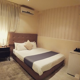 Central Hotel
