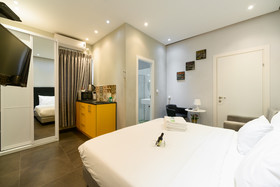 Crown Sea Hostel