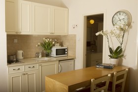 Dizengoff Suites