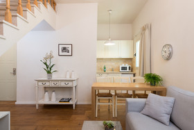 Dizengoff Suites