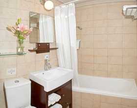 Dizengoff Suites