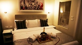 Lenis Hotel