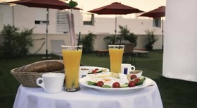 Lenis Hotel