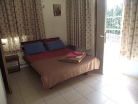 Momo's Hostel