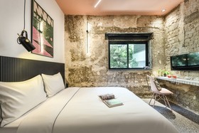 Pixel – An Autonomous Hotel by Loginn