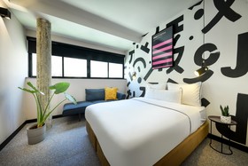 Pixel – An Autonomous Hotel by Loginn
