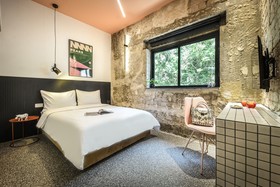 Pixel – An Autonomous Hotel by Loginn