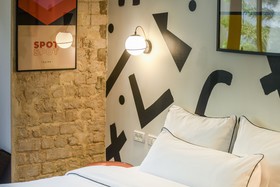 Pixel – An Autonomous Hotel by Loginn