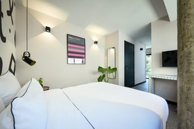 Pixel – An Autonomous Hotel by Loginn