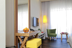 Sadot Hotel
