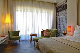 Sadot Hotel