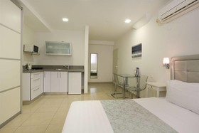 Sea Land Suites