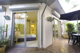 Sea Land Suites