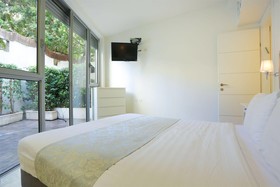 Sea Land Suites