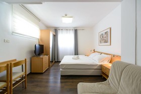 Star Apartments