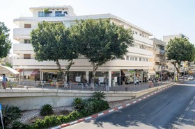 Star Apartments