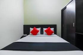 Capital O 70043 Limestone Luxury Rooms