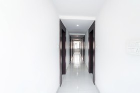 Capital O 70043 Limestone Luxury Rooms