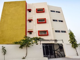 OYO 71906 Grand Hotel And Lodge