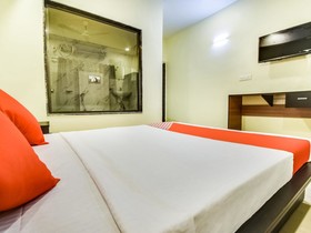 OYO 71906 Grand Hotel And Lodge
