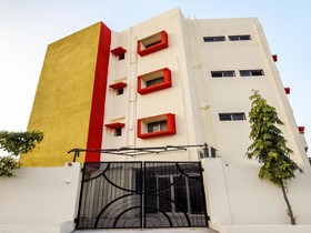 OYO 71906 Grand Hotel And Lodge