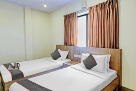 OYO Townhouse 81794 Banjara Hills